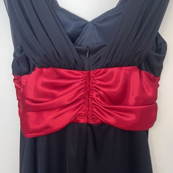 Red & Black Midi Dress Size: 8 - Picture 5 of 8